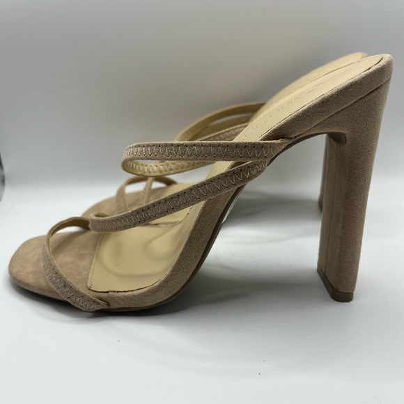 Wild Diva Lounge Women Tan Fashion Strappy Block Heel Snadles Size 6 ~ EUC - Picture 5 of 7